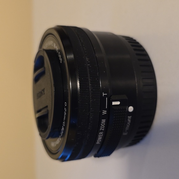 Sony 16-50mm Power Zoom Lens - Picture 4 of 7